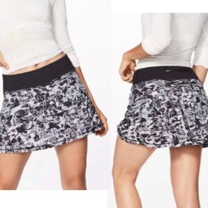 LULULEMON black white printed Circuit Breaker Skirt Sz 6